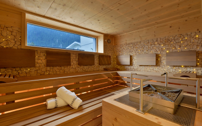 Hotel-Garni-Jenewein-Mayrhofen-Hauptstrasse-452-Petra-Sinnhuber-Wellness-Sauna.jpg
